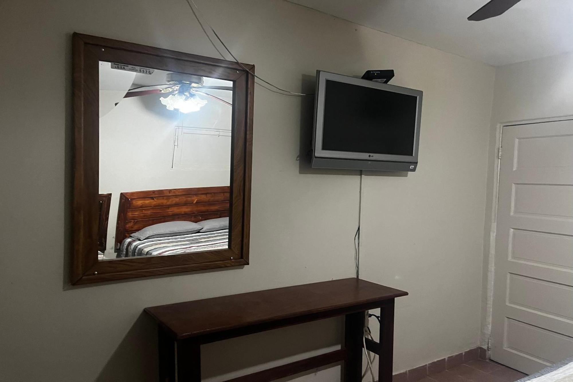 Oyo Hotel Linda Tijuana Zewnętrze zdjęcie