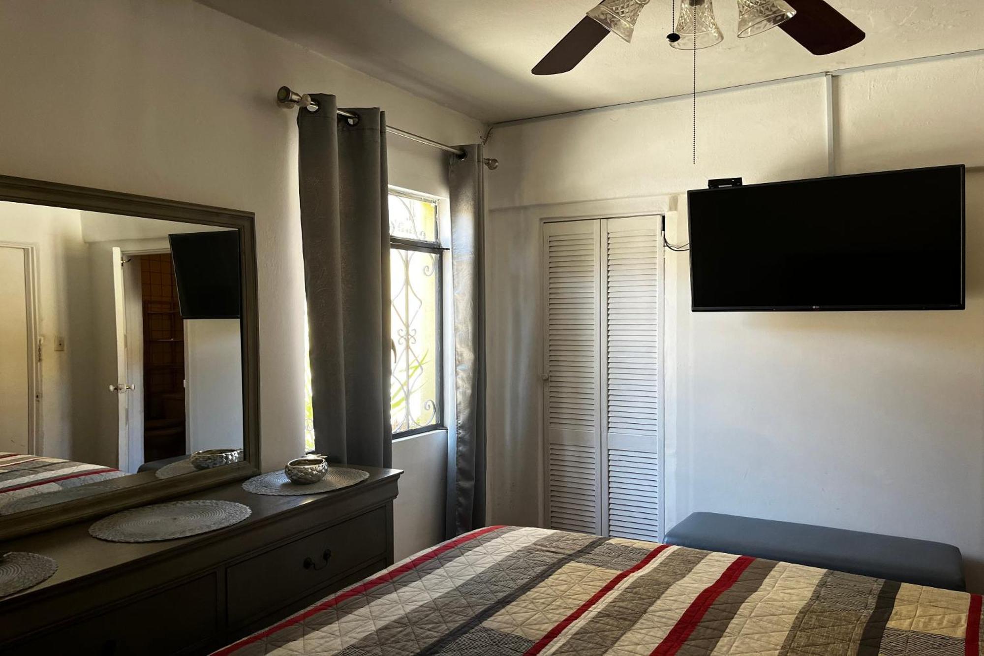 Oyo Hotel Linda Tijuana Zewnętrze zdjęcie