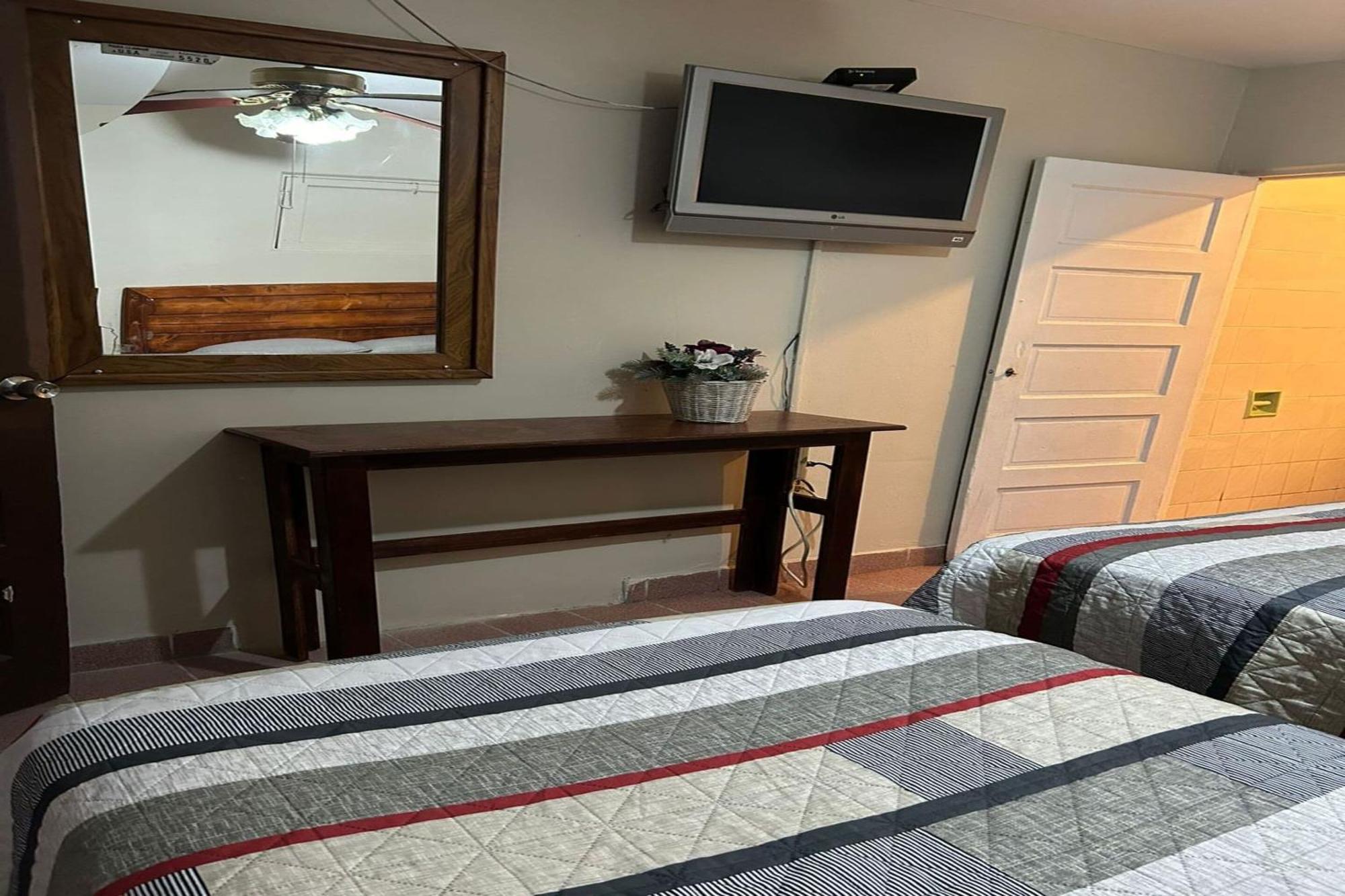 Oyo Hotel Linda Tijuana Zewnętrze zdjęcie